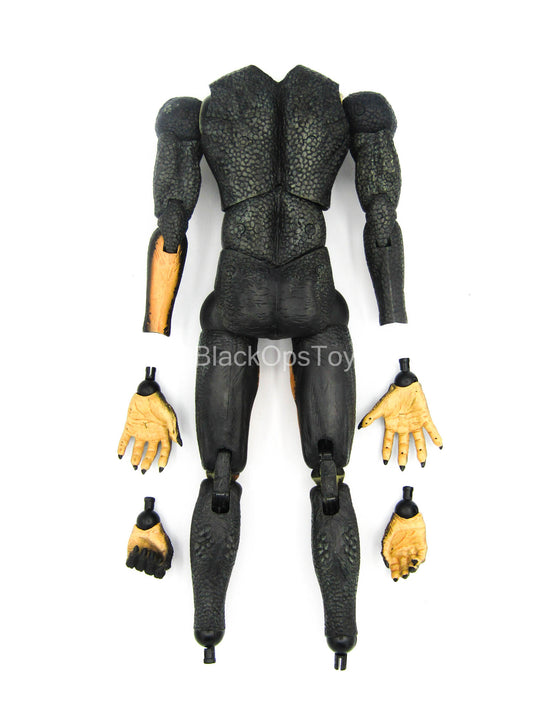 Alien vs. Predator - Elder Predator - Male Alien Body w/Hand Set