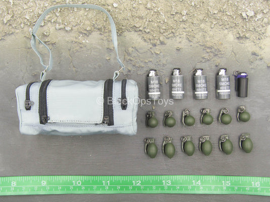 The Joker Bank Robber Ver. - Duffle Bag w/Grenades & Rack