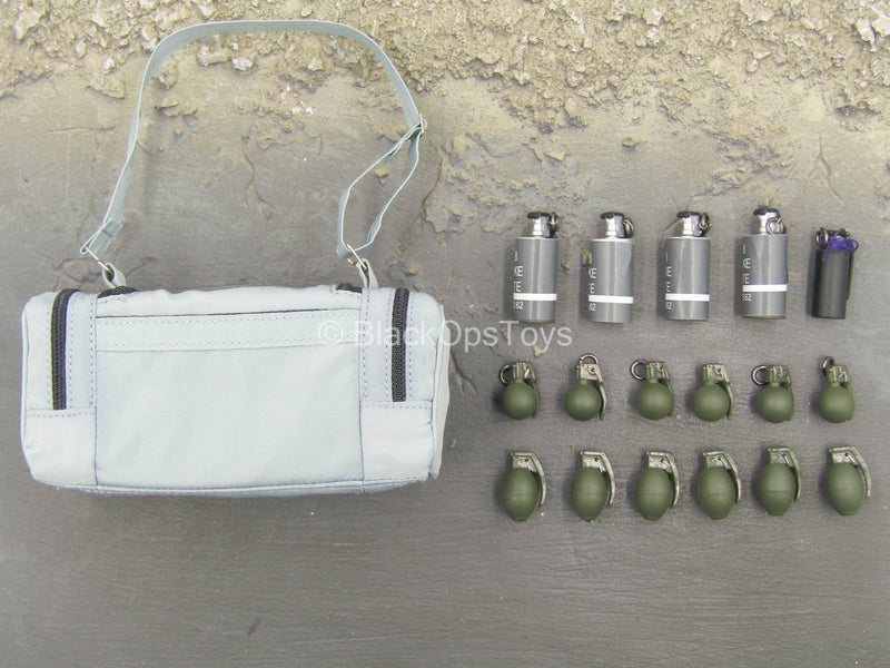 Load image into Gallery viewer, The Joker Bank Robber Ver. - Duffle Bag w/Grenades &amp; Rack
