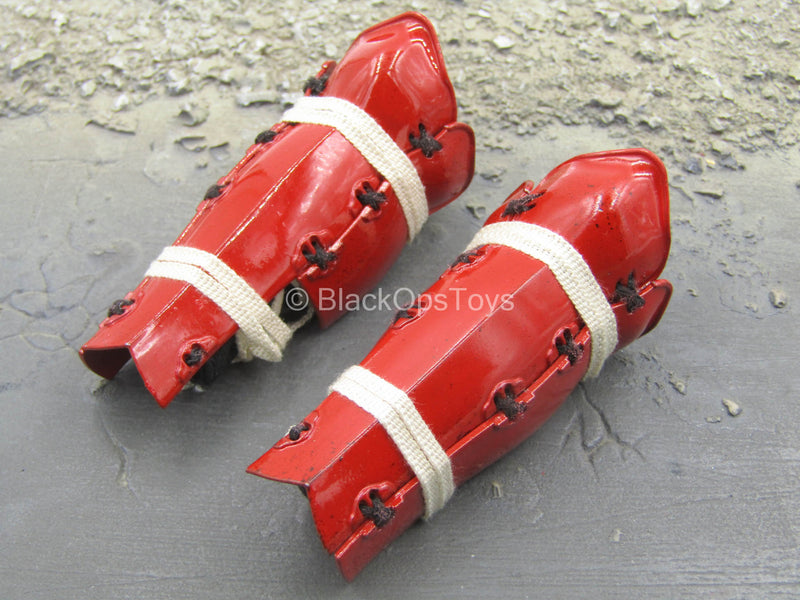 Load image into Gallery viewer, Kulamayama Soujoubou Daitengu - Red Metal Cuishes (Leg Armor)

