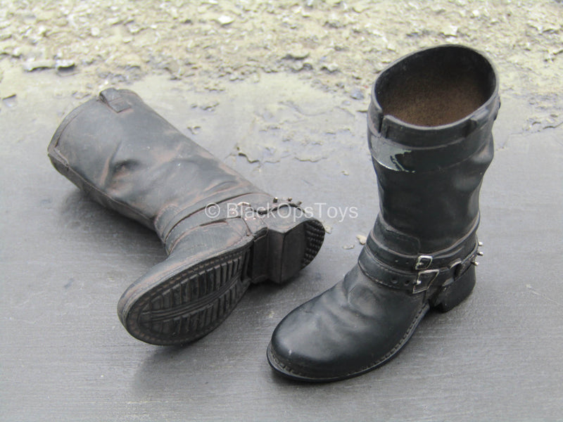 Load image into Gallery viewer, Wasteland Gladiator - Weathered Boots (Peg Type)
