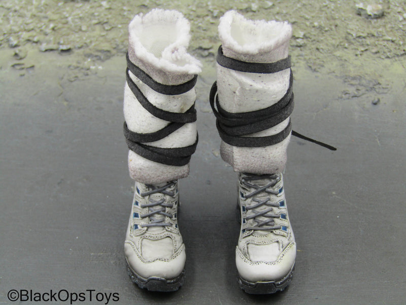 Load image into Gallery viewer, Apexplorers - Ice &amp; Laser - White Snow Shoes w/Gaiters (Peg Type)
