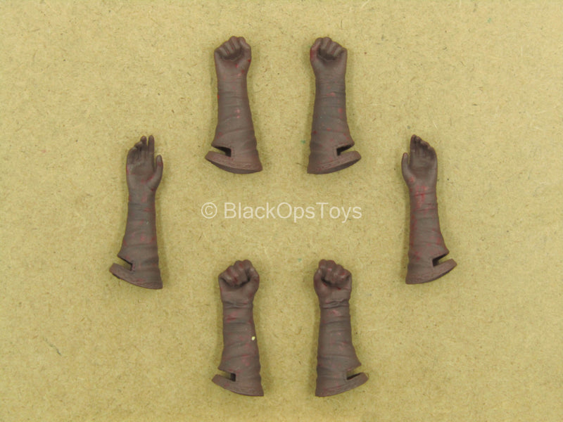 Load image into Gallery viewer, 1/12 - Red Sonja - Female Brown Gloved Hand Set
