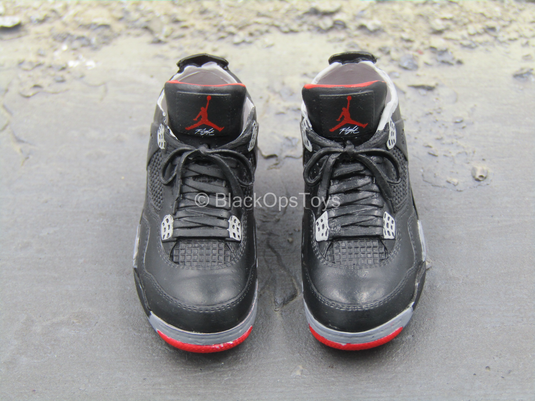 Michael Jordan - Air Jordan 4 Retro OG Bred (Peg Type)