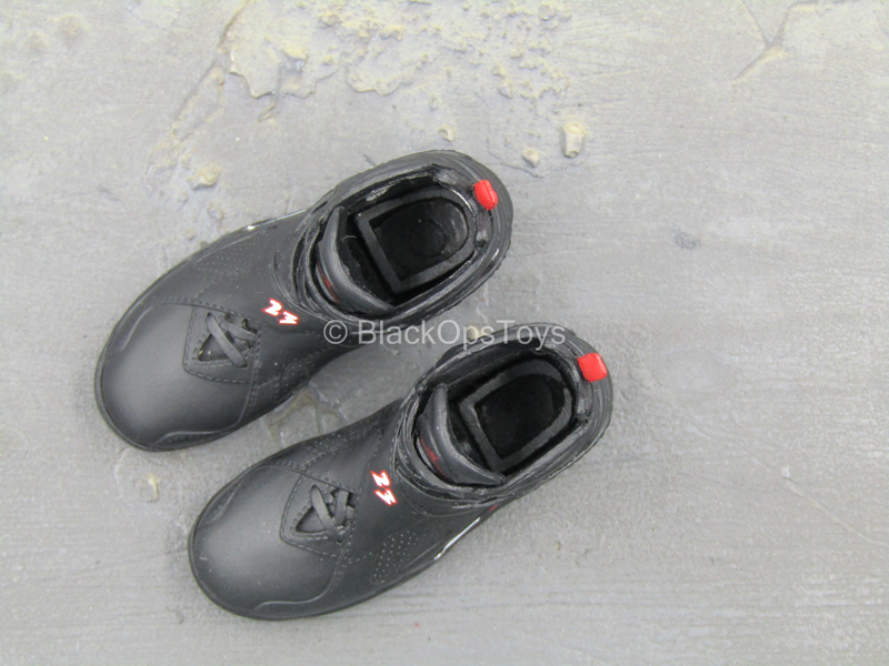 Load image into Gallery viewer, Michael Jordan - Air Jordan 8 Bred (Peg Type)
