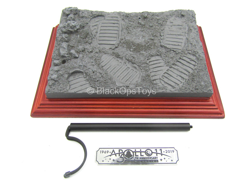 Load image into Gallery viewer, Apollo 11 Astronauts - Base Figure Stand Type 3

