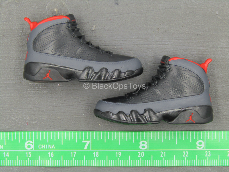 Michael Jordan - Air Jordan 13 Bred Black Cat (Peg Type) – BlackOpsToys