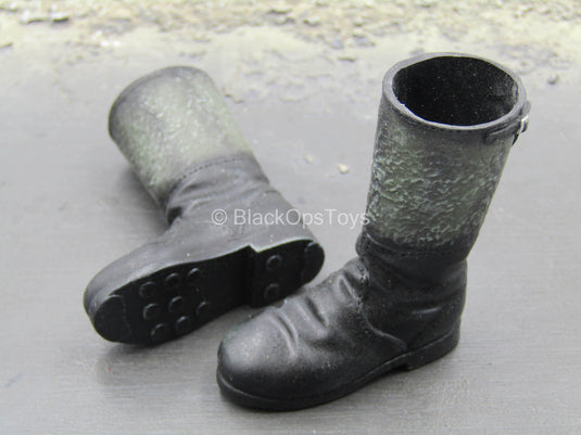 Dust - Black Boots (Foot Type)