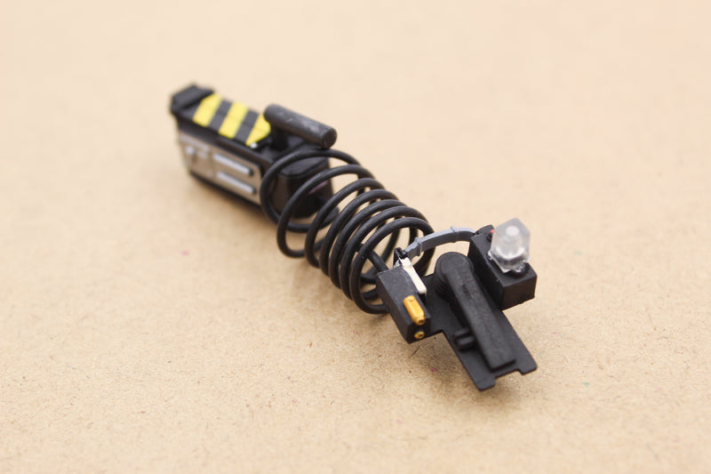 Load image into Gallery viewer, 1/12 - Ghostbusters - Ghost Trap w/Pedal &amp; Extending Cord
