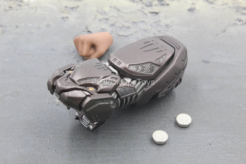 Load image into Gallery viewer, Black Panther - Shuri - Light Up Wrist Blaster (Left)

