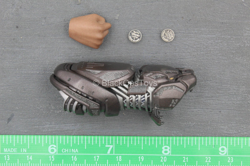 Load image into Gallery viewer, Black Panther - Shuri - Light Up Wrist Blaster (Left)
