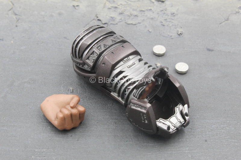 Load image into Gallery viewer, Black Panther - Shuri - Light Up Wrist Blaster (Right)
