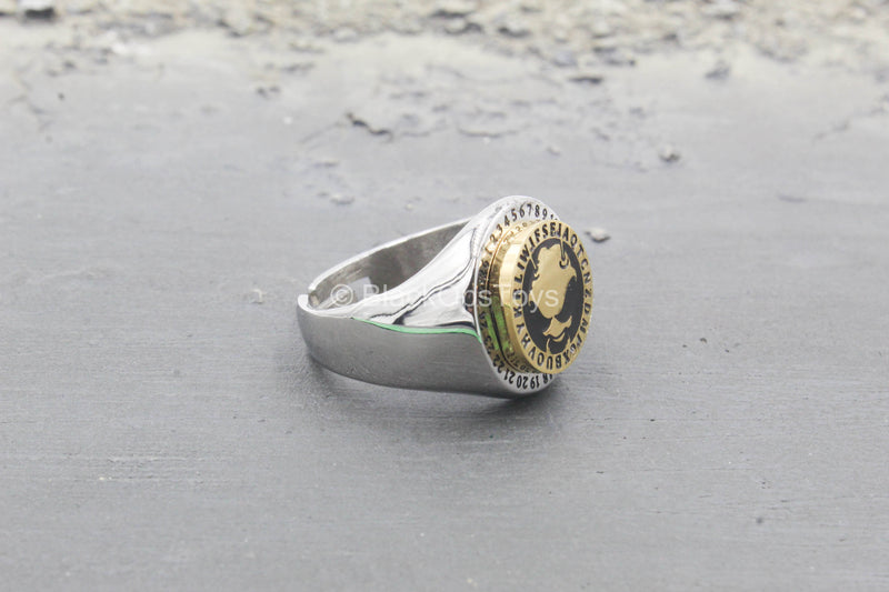 Load image into Gallery viewer, 1/1 - Gomez The Roach - Gold &amp; Silver Like Ring
