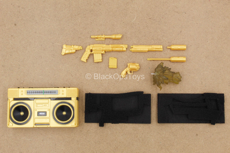 Load image into Gallery viewer, 1/12 - Gomez The Roach - Gold Like Rifle Set w/Pistol &amp; Boombox

