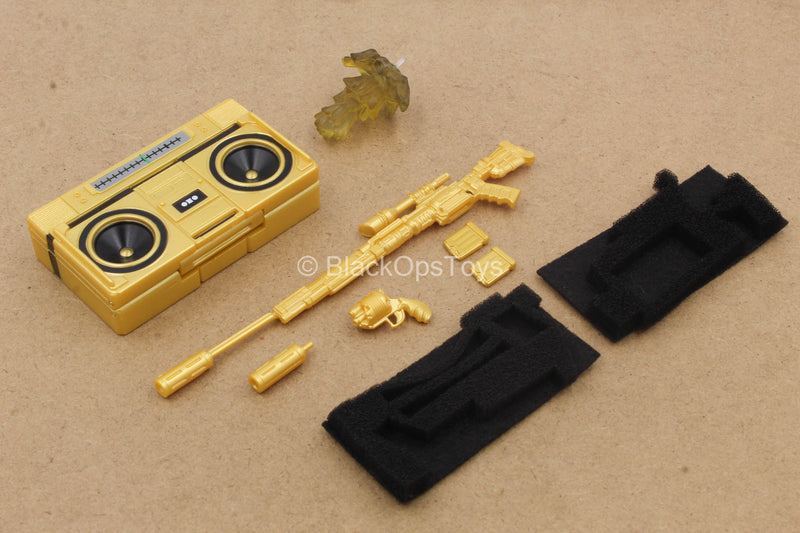 Load image into Gallery viewer, 1/12 - Gomez The Roach - Gold Like Rifle Set w/Pistol &amp; Boombox
