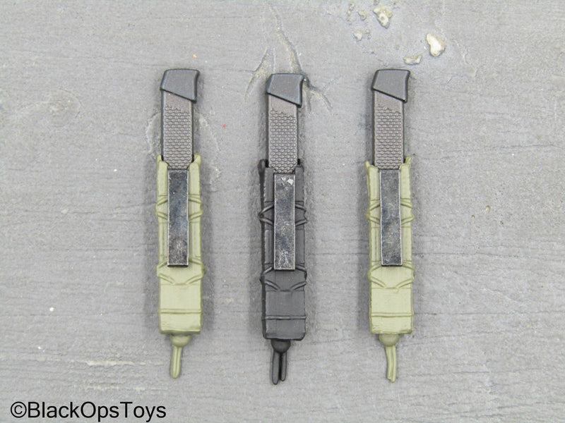 Load image into Gallery viewer, Deadpool 2 Cable - Molded 9mm Kriss Vector Stick Mags In Fast Mag Holsters

