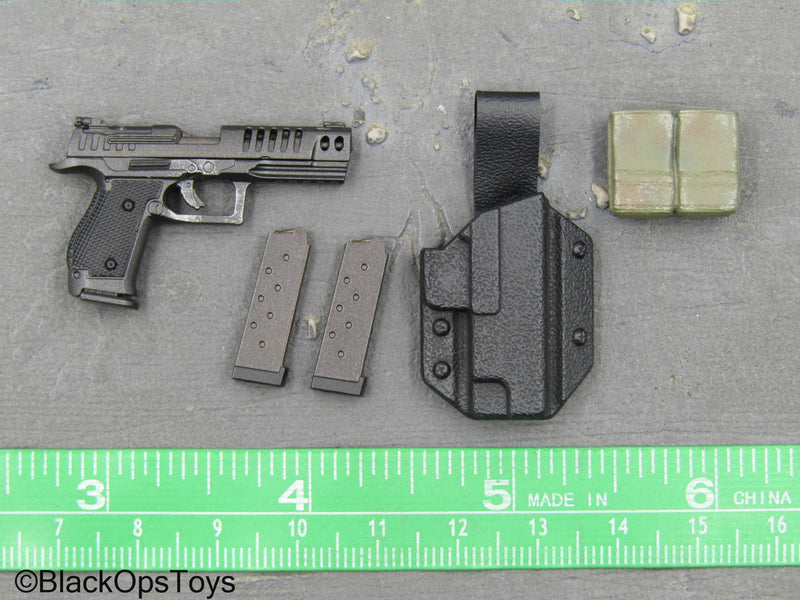 Load image into Gallery viewer, Deadpool 2 Cable - Pistol w/Belt Holster &amp; Dual Pistol Mag Holster
