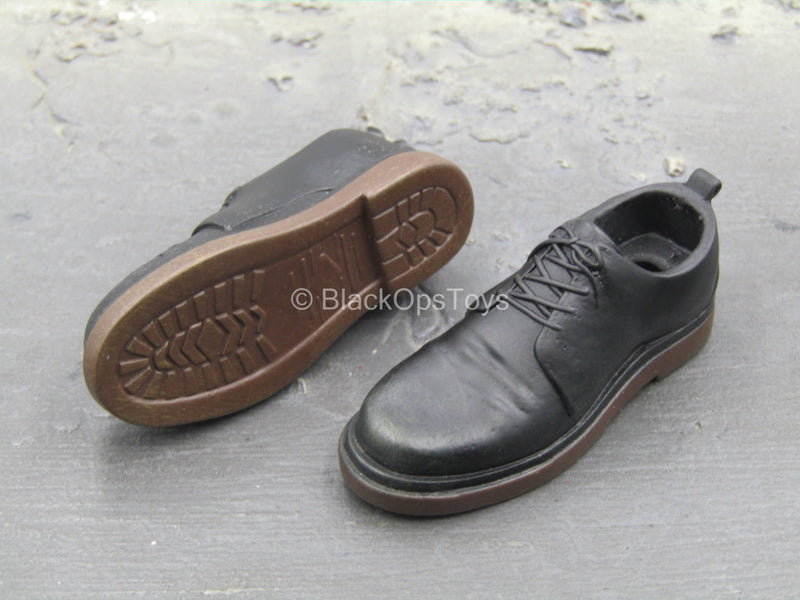 Load image into Gallery viewer, Mr. Stone - Black Shoes (Peg Type)
