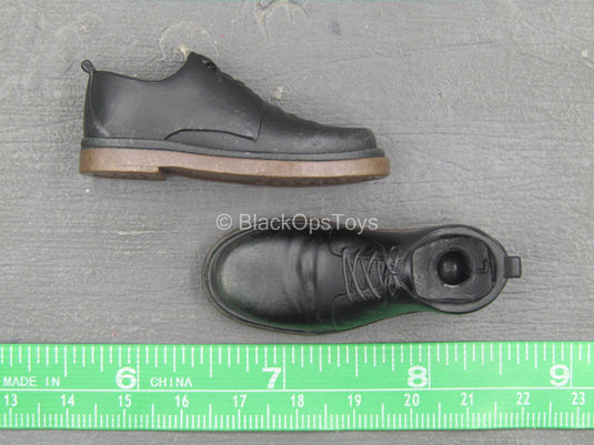 Mr. Stone - Black Shoes (Peg Type)