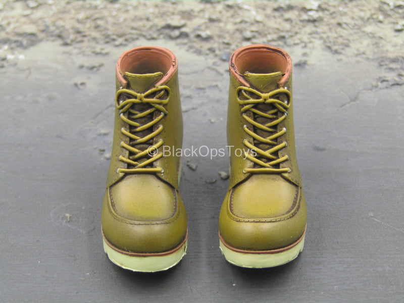 Load image into Gallery viewer, Grey Man Ver. A - Tan Shoes (Peg Type)
