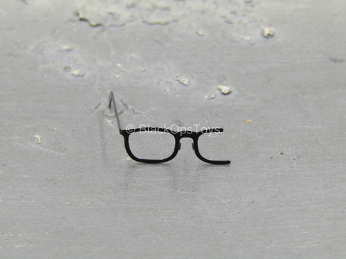 Gwen Stacey - Metal Broken Glasses