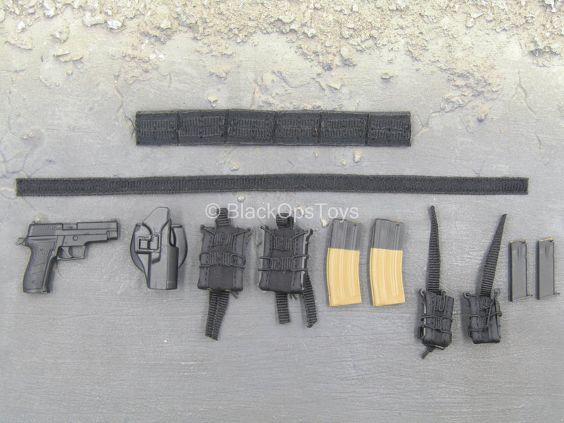 Load image into Gallery viewer, Grey Man Ver. B - Hook &amp; Loop Belt w/MOLLE Platform &amp; Pistol Set
