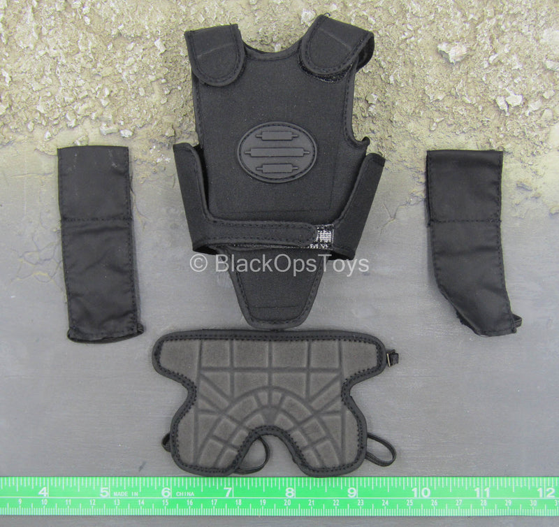 Load image into Gallery viewer, Anti-Riot Police - Black Light Armor Set
