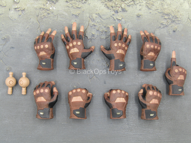 Load image into Gallery viewer, Winter Solder - Captain America - Male Fingerless Gloved Hand Set
