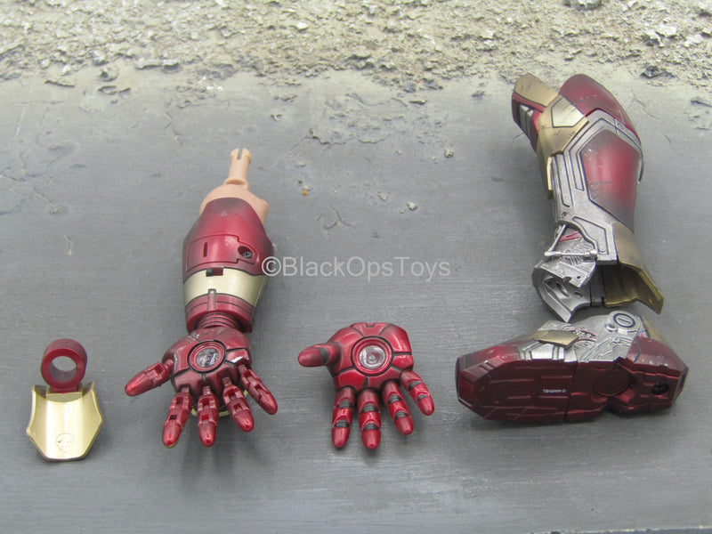 Load image into Gallery viewer, Iron Man 3 - Tony Stark - Right Arm Armor w/Left Leg Armor
