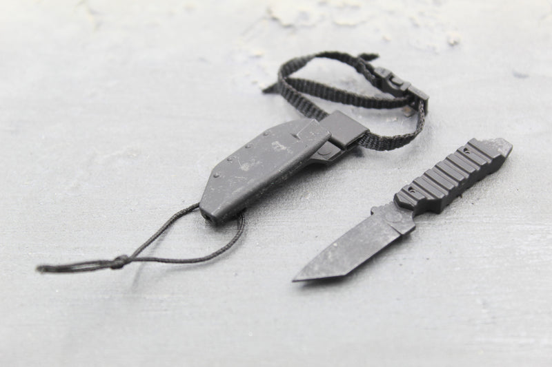 Load image into Gallery viewer, GI JOE - Snake Eyes - Black Knife w/Sheath
