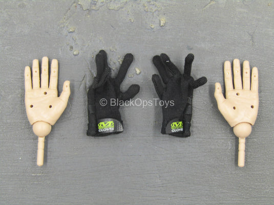 Operation Red Wings Radio Operator - Black Gloves w/Bendy Hand Set