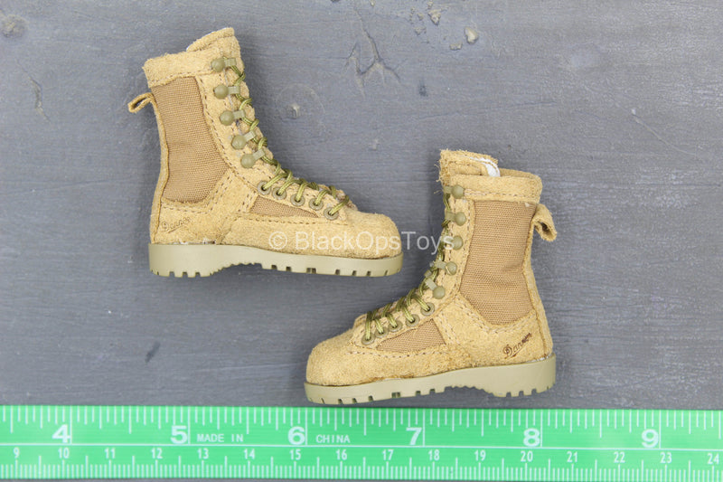 Load image into Gallery viewer, FCS Testing Team - Tan Combat Boots (Foot Type)
