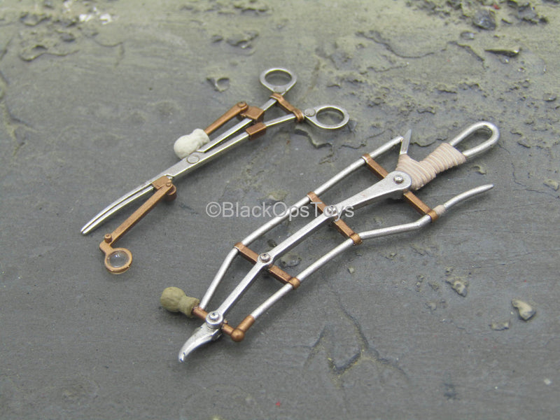 Load image into Gallery viewer, Sleepy Hollow - Ichabod Crane - Forensic Tools Type 3
