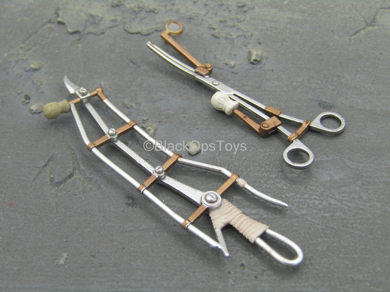 Load image into Gallery viewer, Sleepy Hollow - Ichabod Crane - Forensic Tools Type 3
