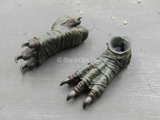Month Deity of War - Golden - Pair of Falcon-Shaped Feet (Peg Type)