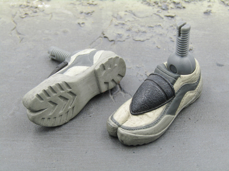 Load image into Gallery viewer, GI JOE - Camo Storm Shadow - Black &amp; White Tabi Shoes (Peg Type)
