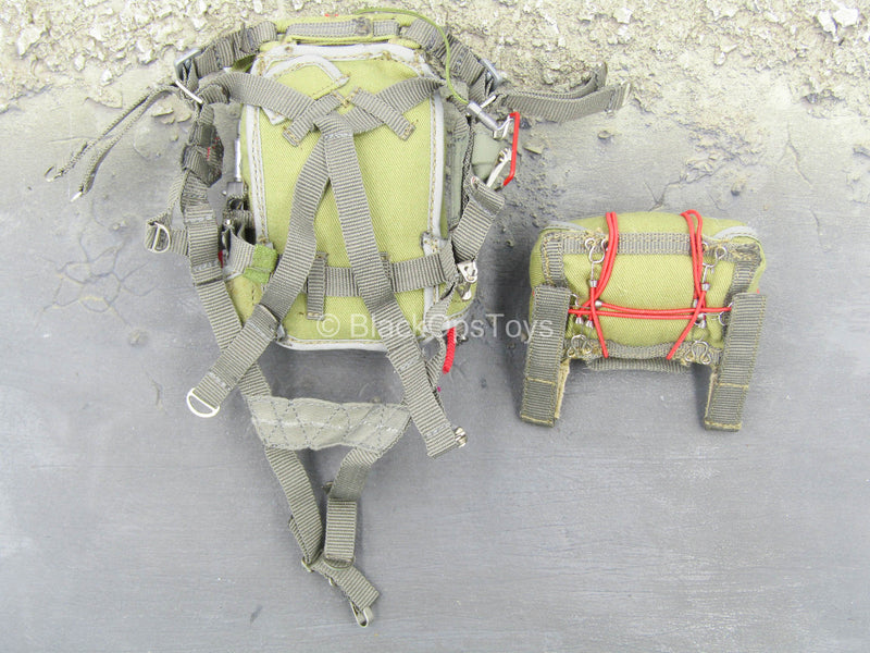 Load image into Gallery viewer, Russian Airborne Troops Natalia - OD Green Parachute Set
