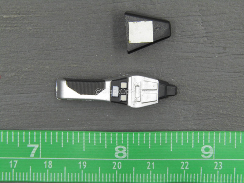 Load image into Gallery viewer, Star Trek - Worf - Phaser
