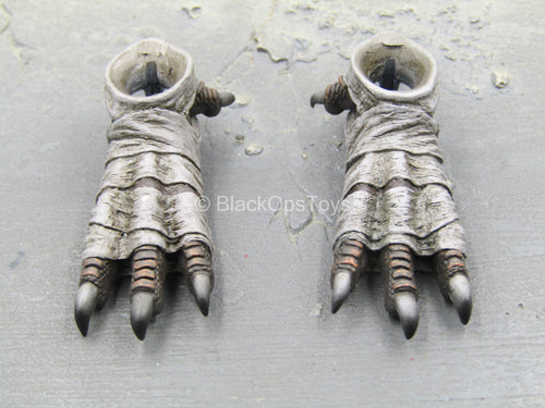 Month Deity of War - Silver - Pair of Falcon-Shaped Feet (Peg Type)