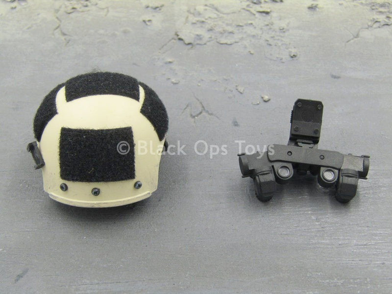 Load image into Gallery viewer, Seal Team 2 HALO Jumper - Tan Helmet w/NVG
