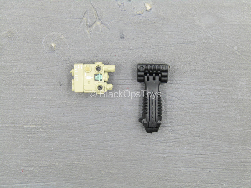 Load image into Gallery viewer, S.A.D. Low Profile - Tan PEQ &amp; Black Foregrip
