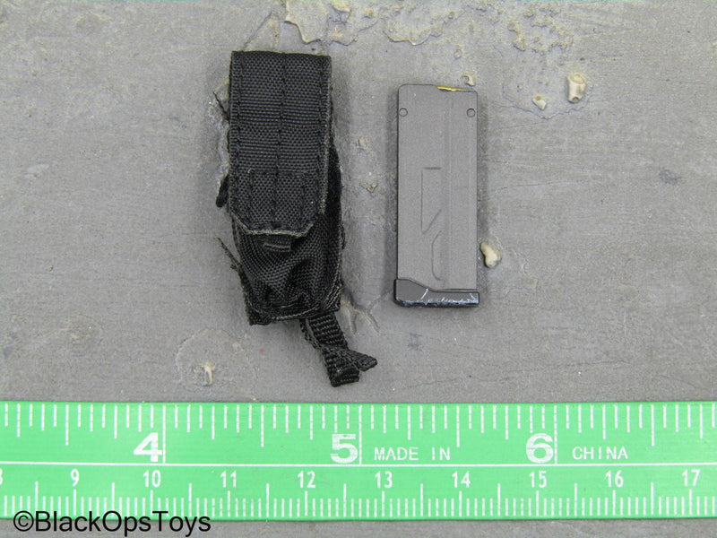 Load image into Gallery viewer, The Wandering Earth EX. - Magazine w/Black MOLLE Pouch
