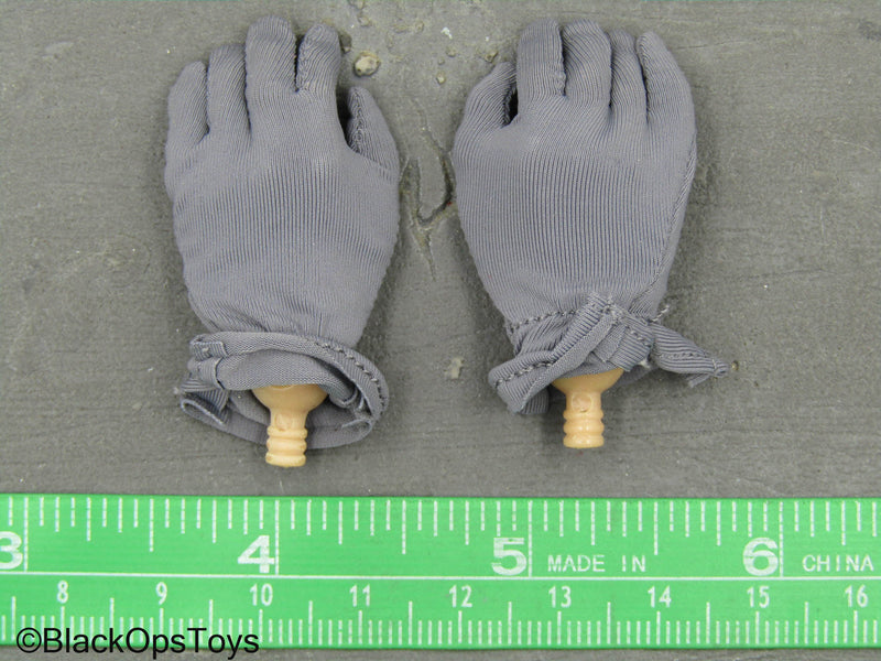 Load image into Gallery viewer, WWII - German Anti-Tank - Grey Gloved Hand Set
