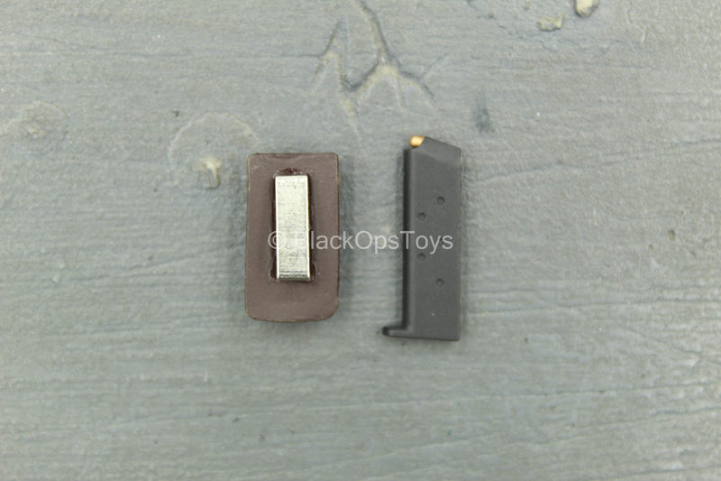 Load image into Gallery viewer, GI JOE - Joe Colton - 1911 Pistol Magazine w/Brown Holster
