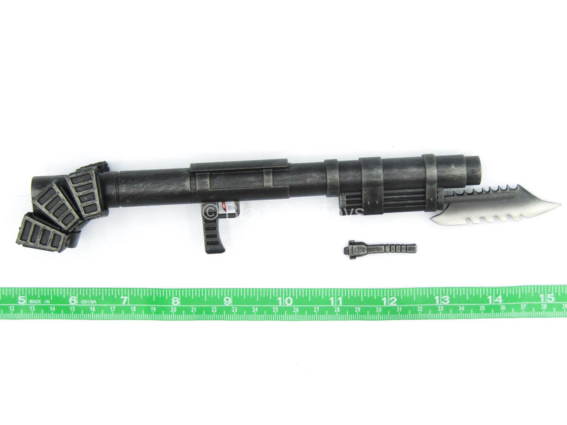 Load image into Gallery viewer, Devil May Cry 3 - Lady - Kalina Ann Rocket Launcher w/Bayonet

