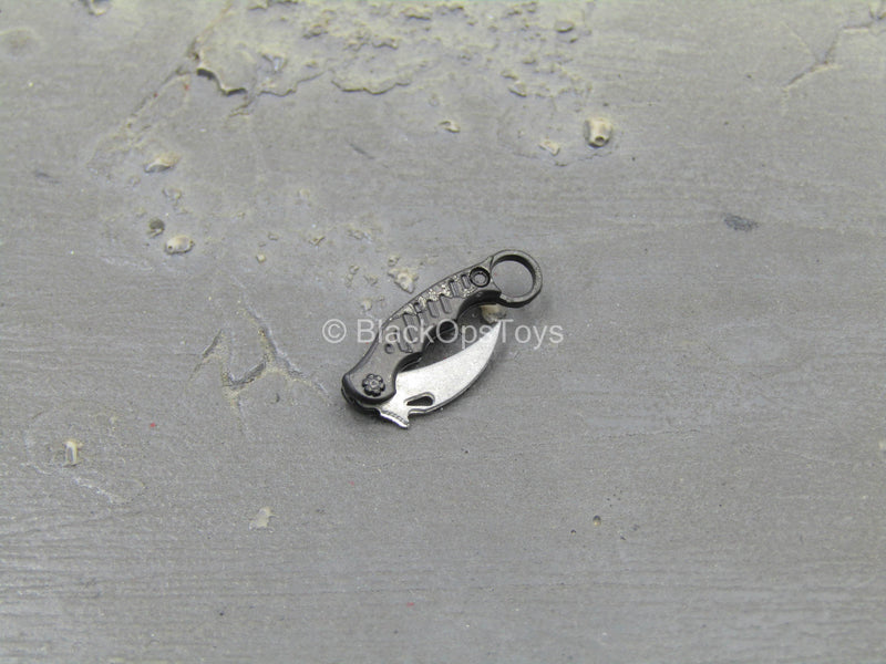 Load image into Gallery viewer, Wolf Warrior - Metal Karambit Knife
