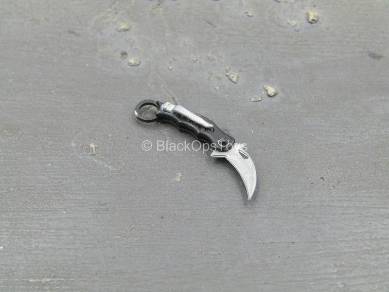 Load image into Gallery viewer, Wolf Warrior - Metal Karambit Knife
