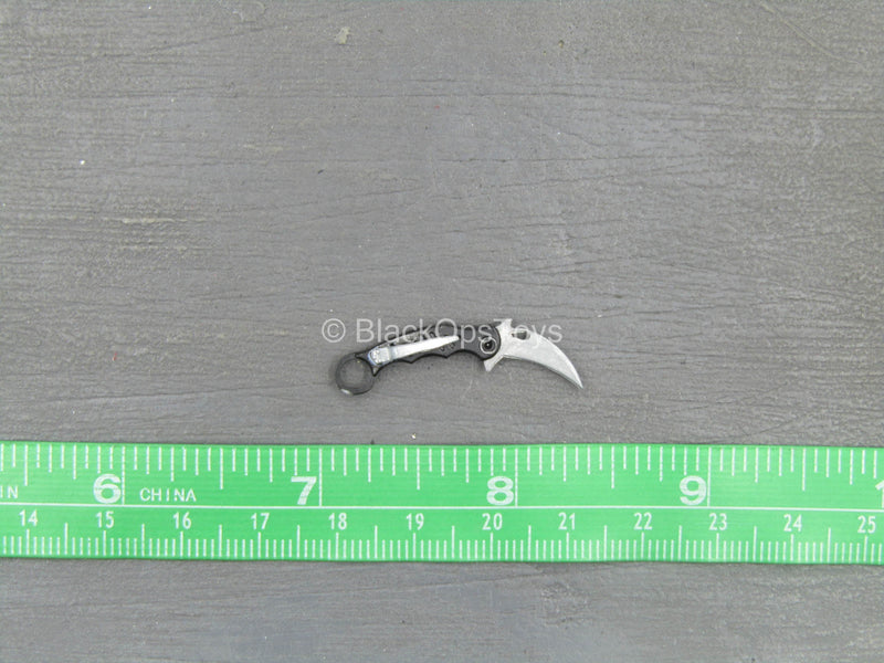 Load image into Gallery viewer, Wolf Warrior - Metal Karambit Knife
