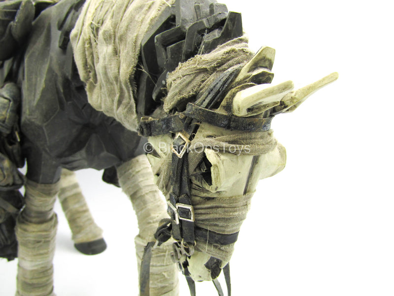Load image into Gallery viewer, Weathered Undead Horse w/Weathered Saddle &amp; Gear Set
