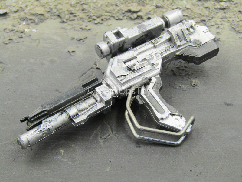 Load image into Gallery viewer, Final Fantasy - Aki Ross - Silver-Colored Futuristic Rifle
